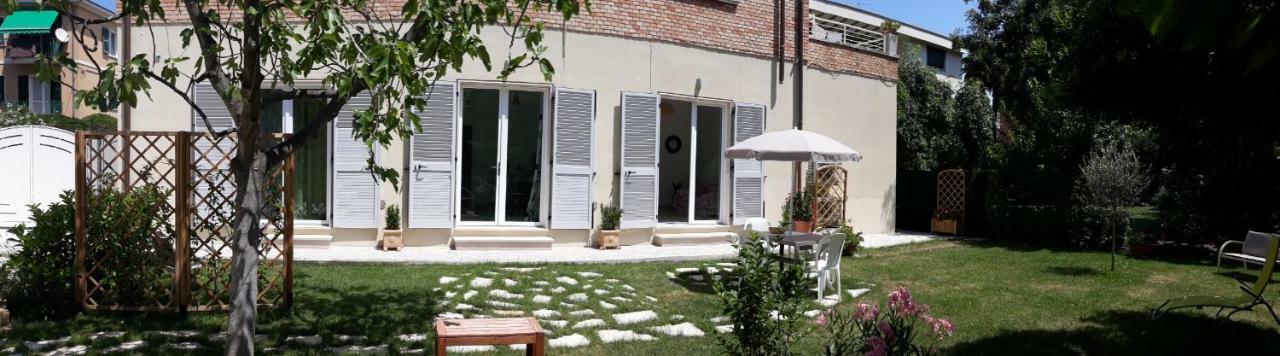 Le Pecore Di Terracotta * Pesaro